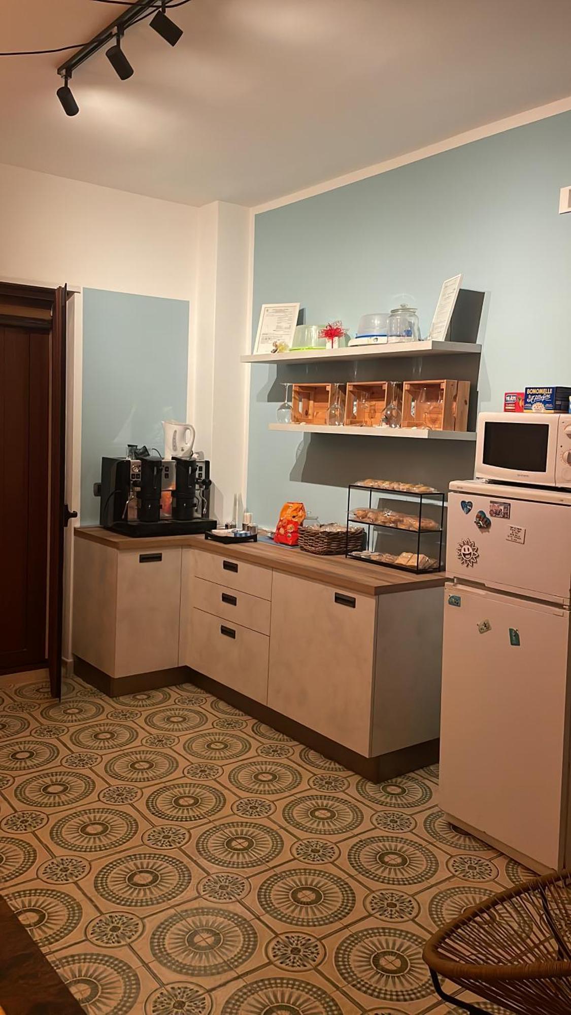 Trentatre Quarantatre Bed & Breakfast Mola di Bari Bagian luar foto