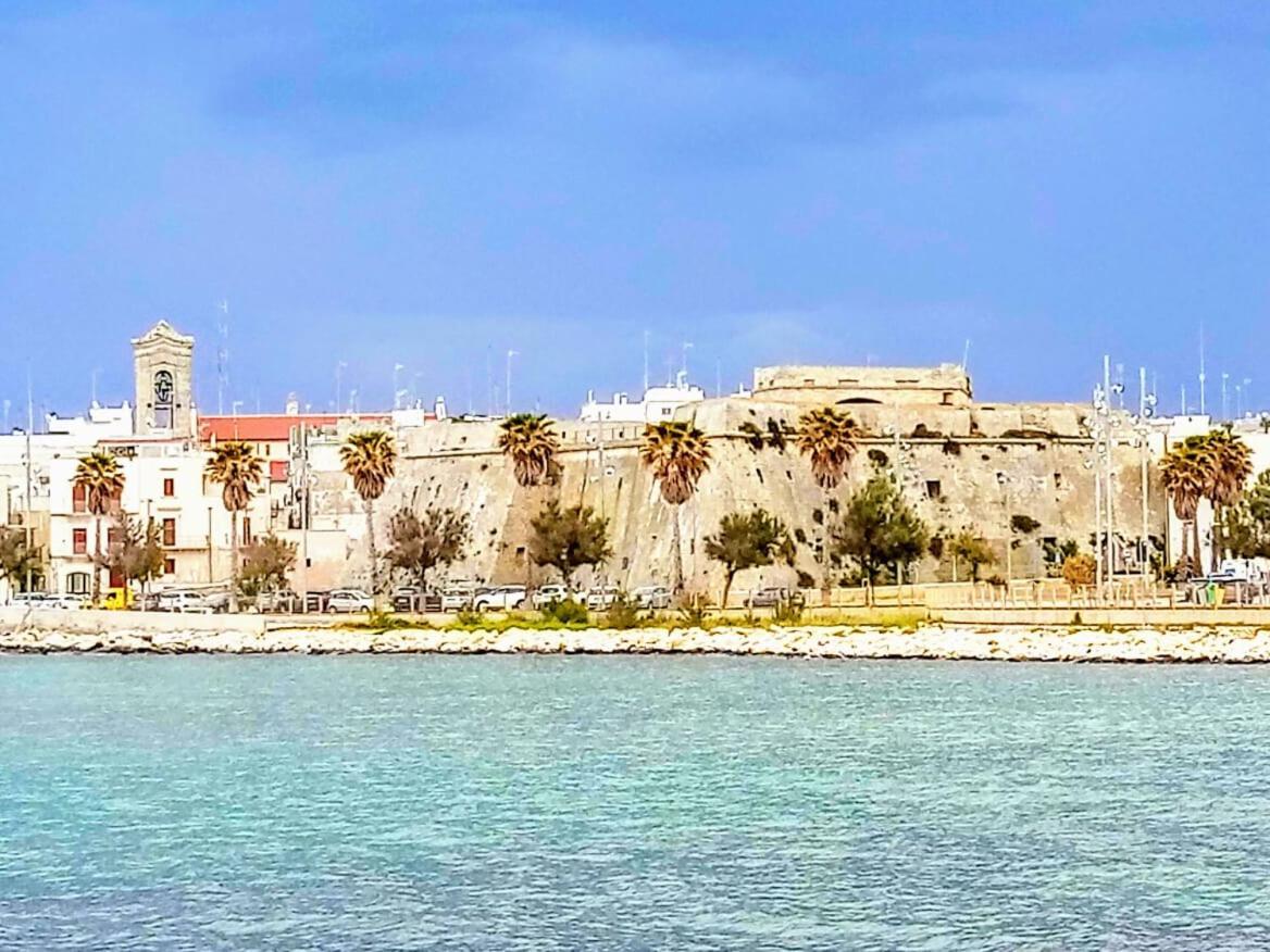 Trentatre Quarantatre Bed & Breakfast Mola di Bari Bagian luar foto